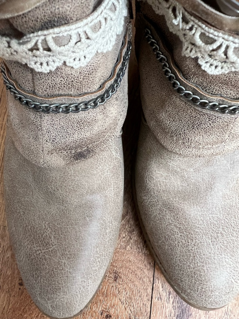 POP Boutique Boho Ankle Boots Taupe Lace Chain Detail Low Heel Size 10 - Picture 11 of 11